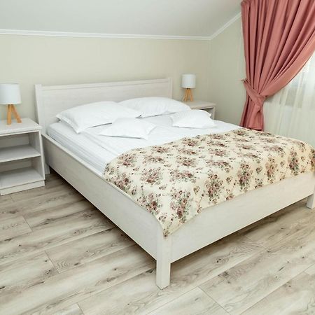Pensiunea Casablanca Reghin Esterno foto